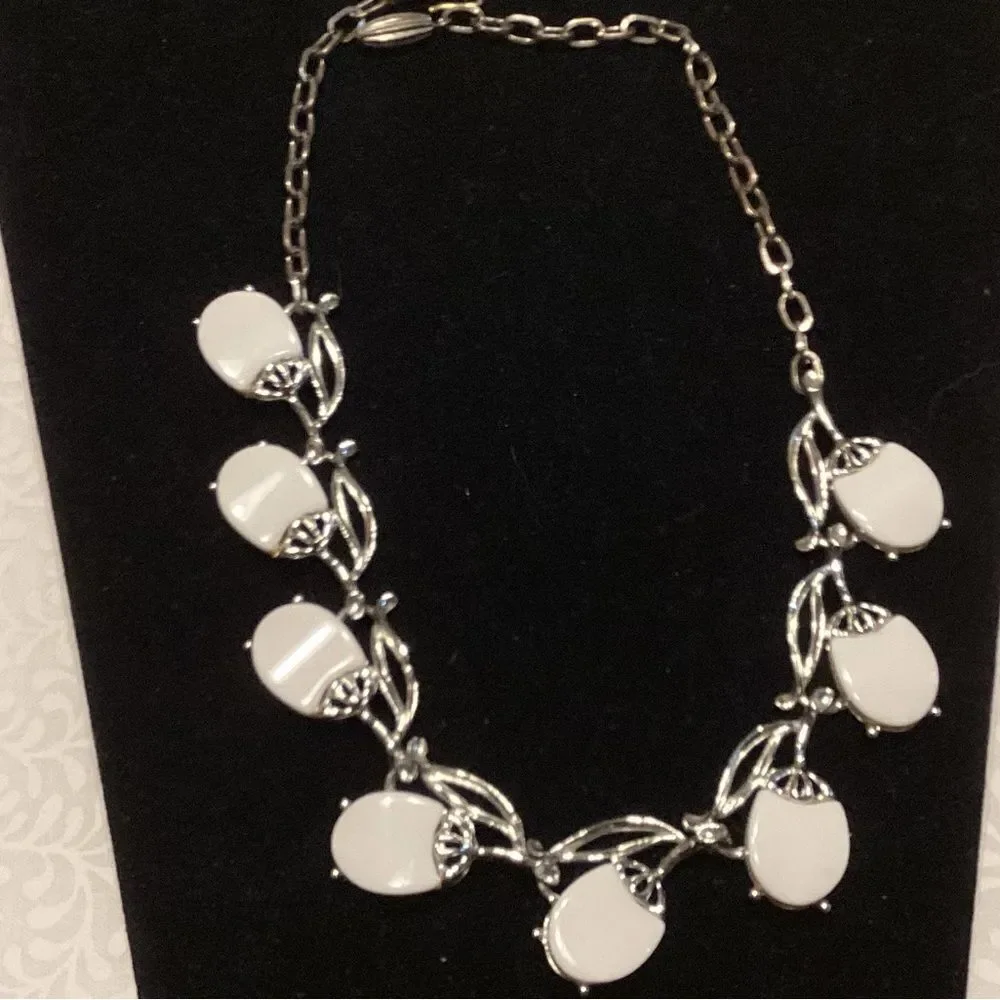 Elegant Silvertoe and White  Vine Necklace